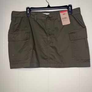 Levi’s 94 Cargo Mini Skirt